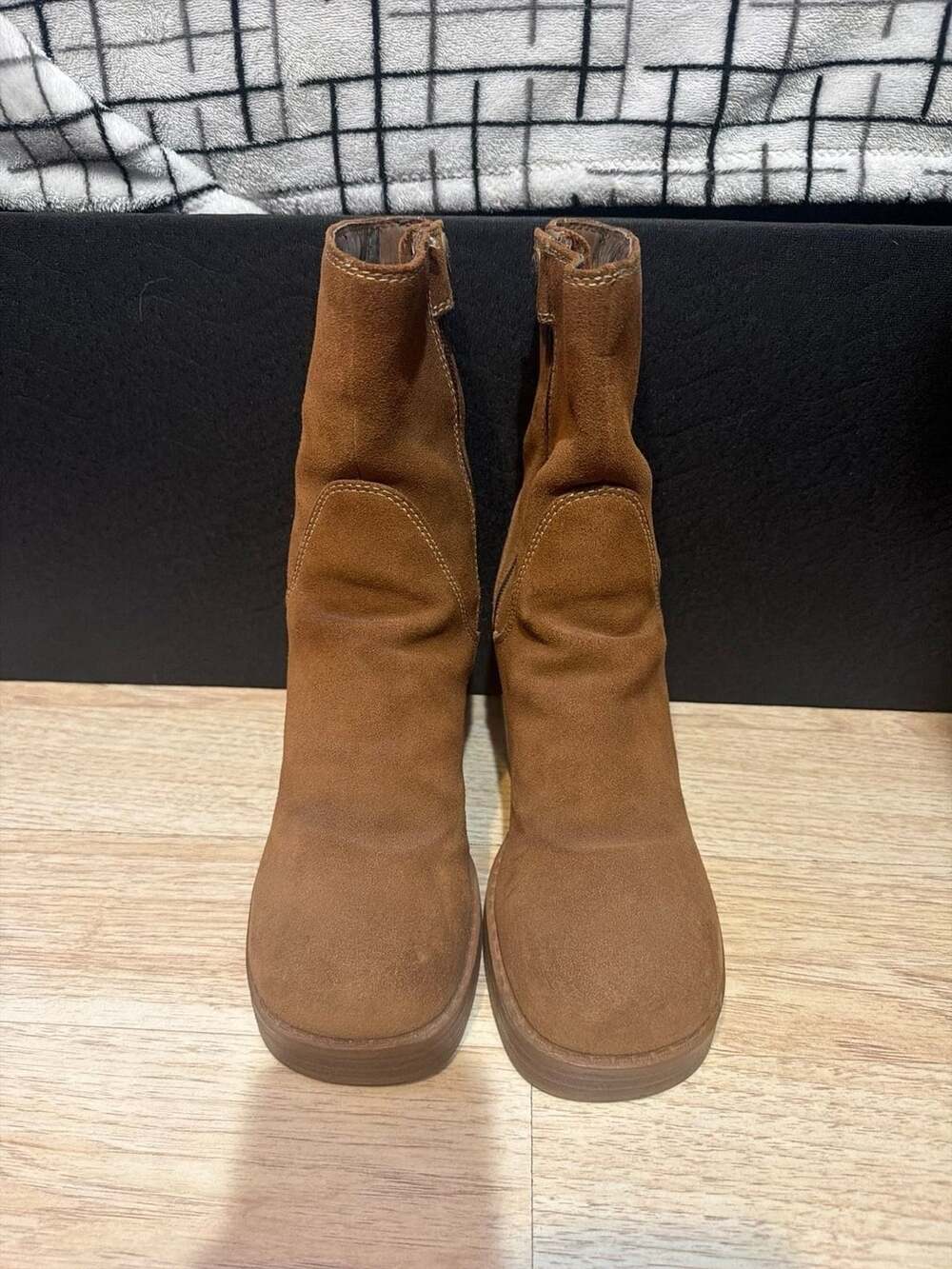 Vintage Sketchers Suede Platform Boots